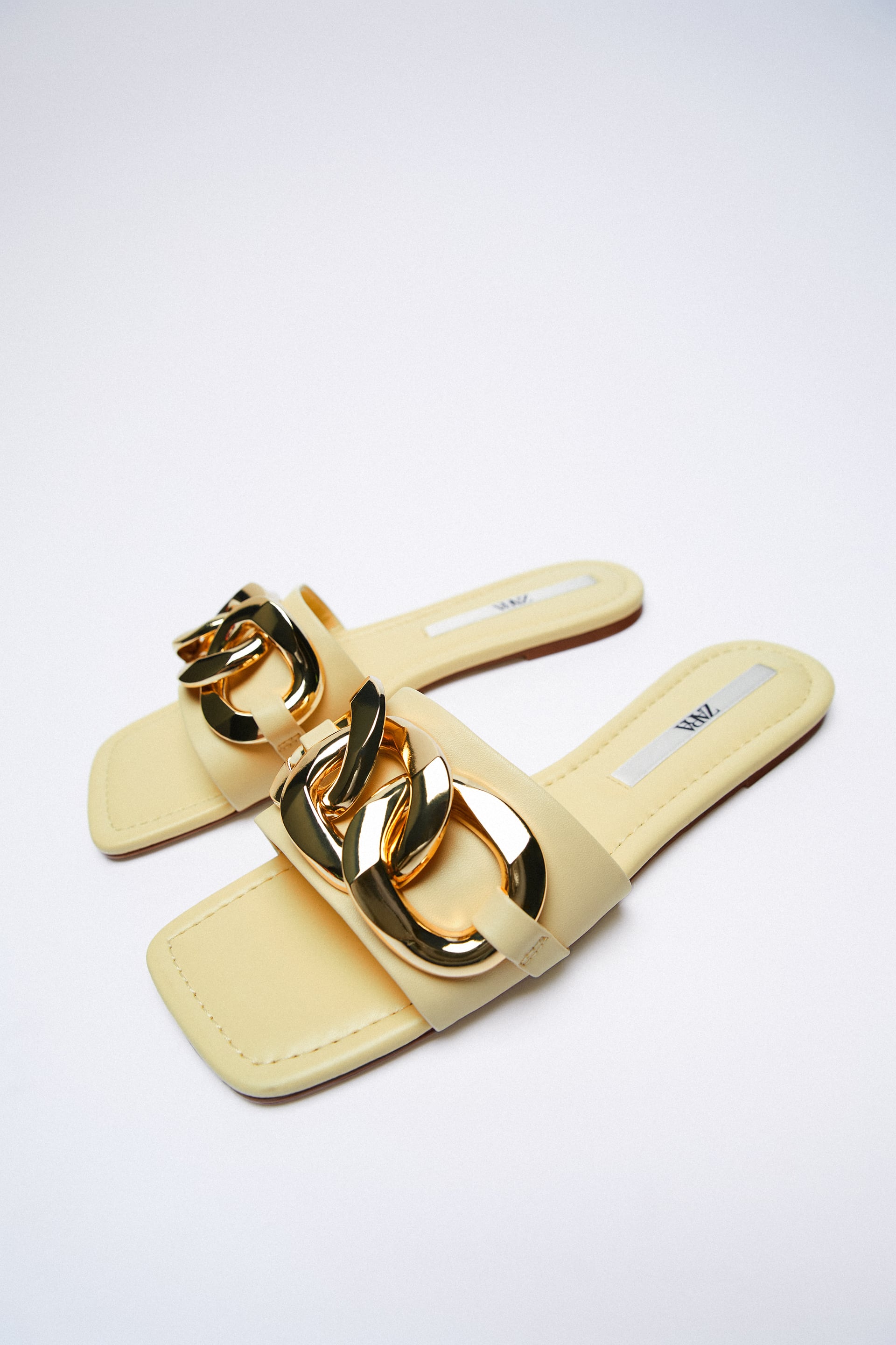 Zara chain flat sandals Outlet