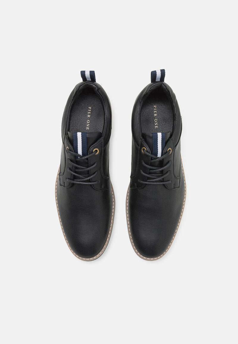 Pier One Lace-ups - black