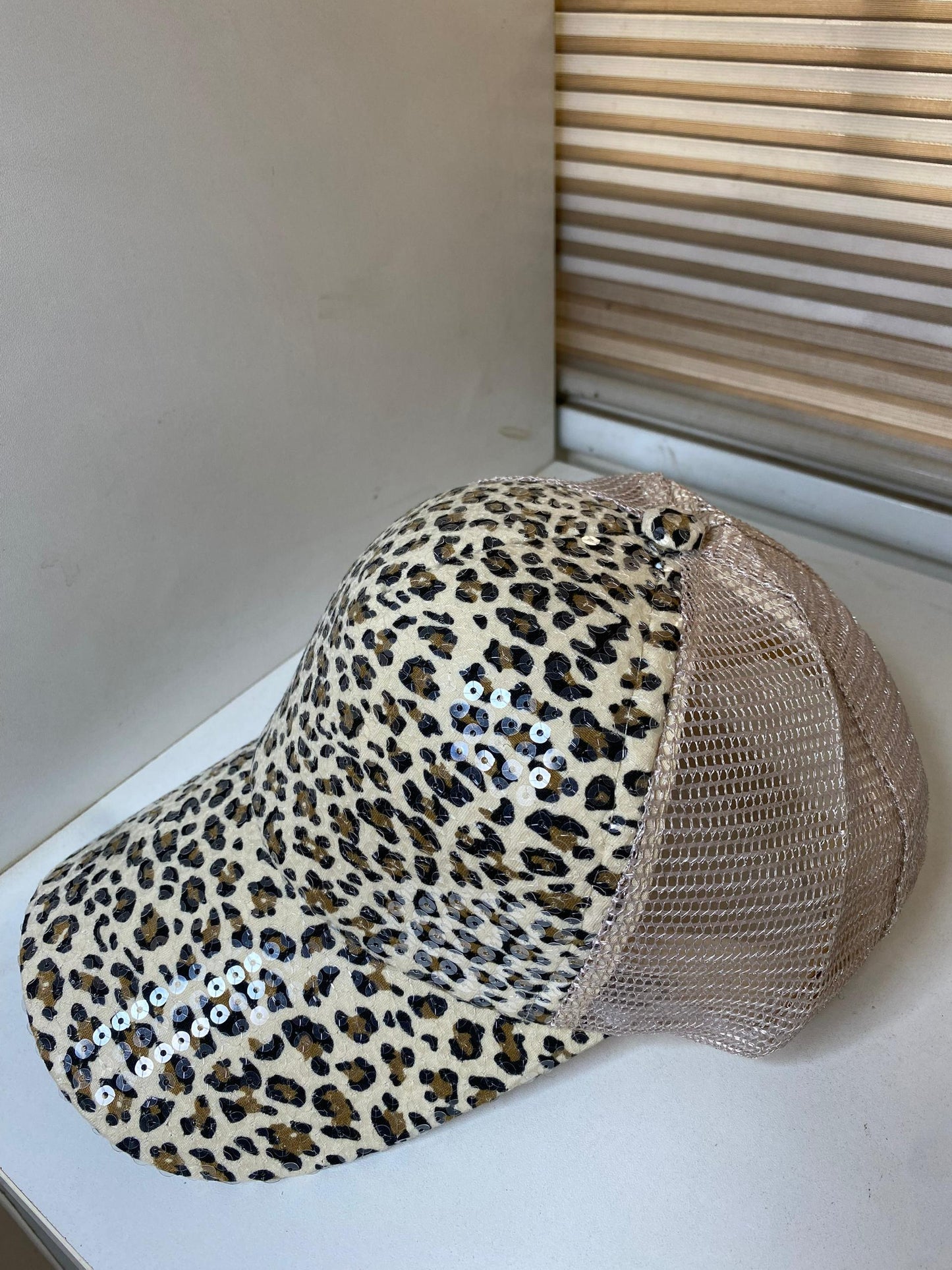 T&C adjustable feminine  fashionable cap leopard print with sequence