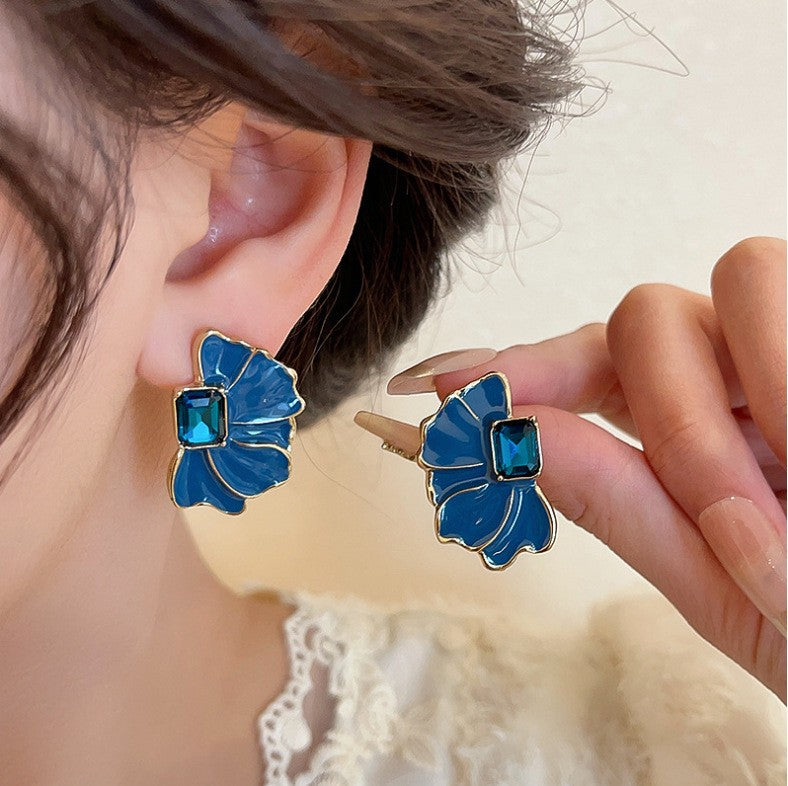 Blue flower acrylic stud earrings SJP