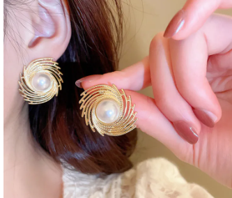 Exagerated spiral pearl gold stud earrings SJP