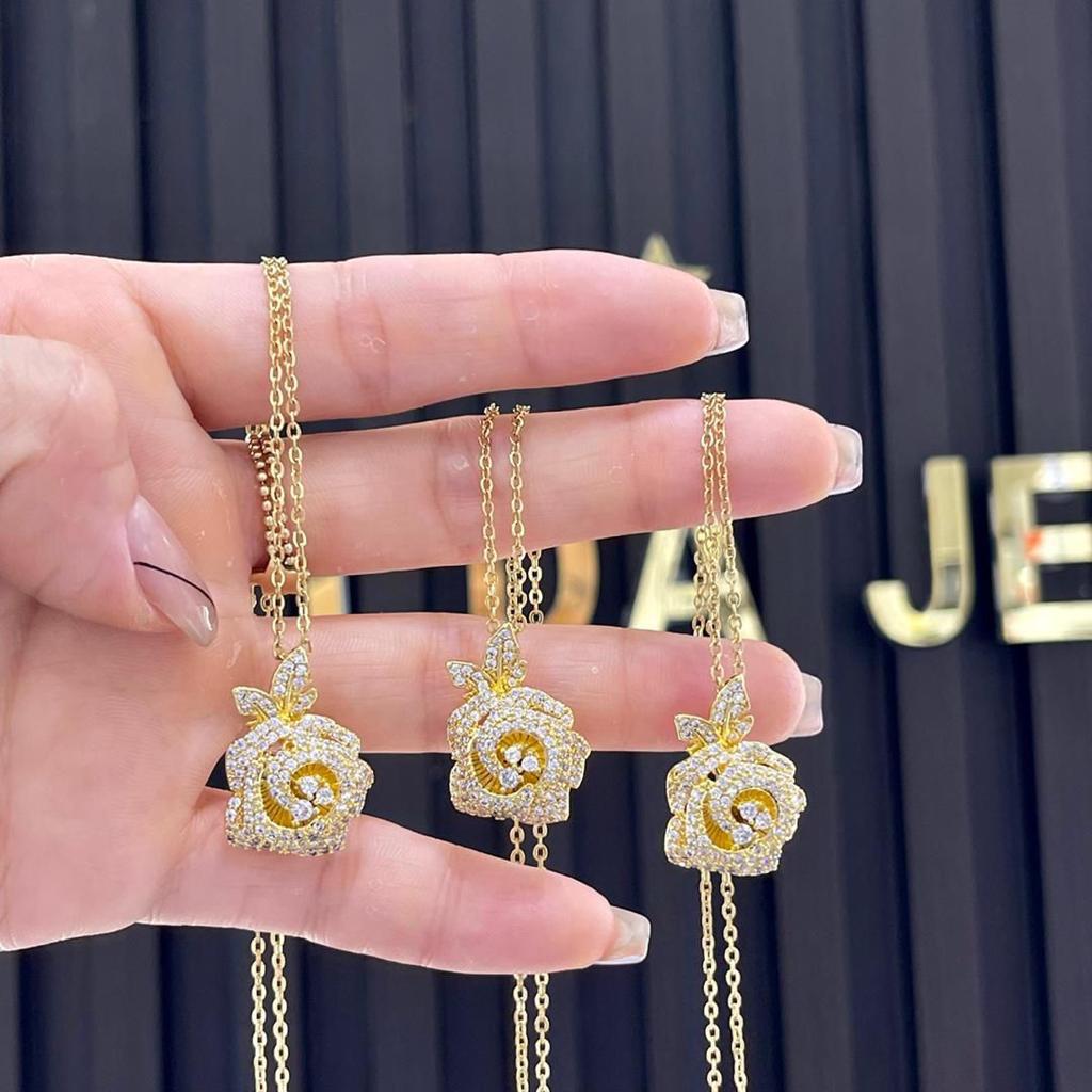 Exquisite Rose Pendant Necklace- Gold SJP