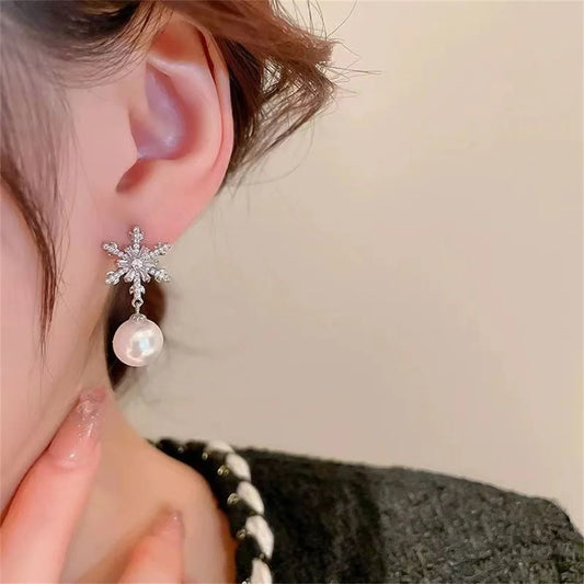 Huitan Aesthetic Snowflake Pearl Earring SJP