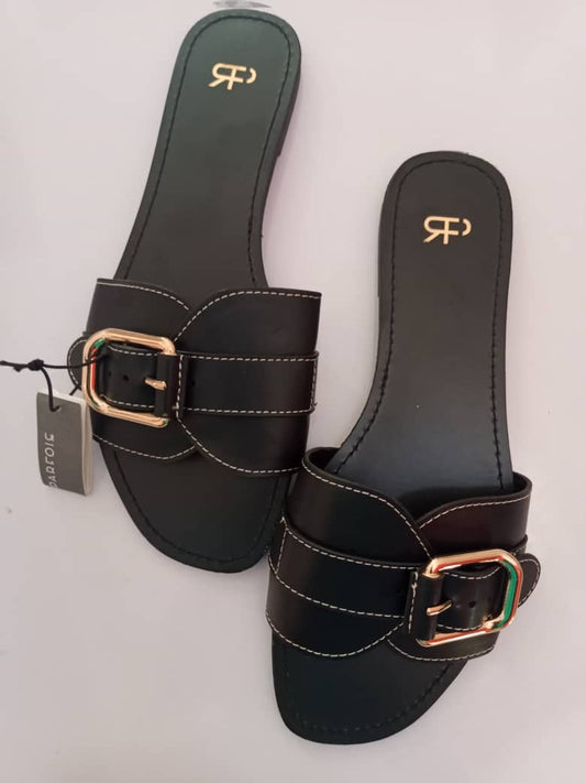 Parfois Flat Buckled Sandals: Black
