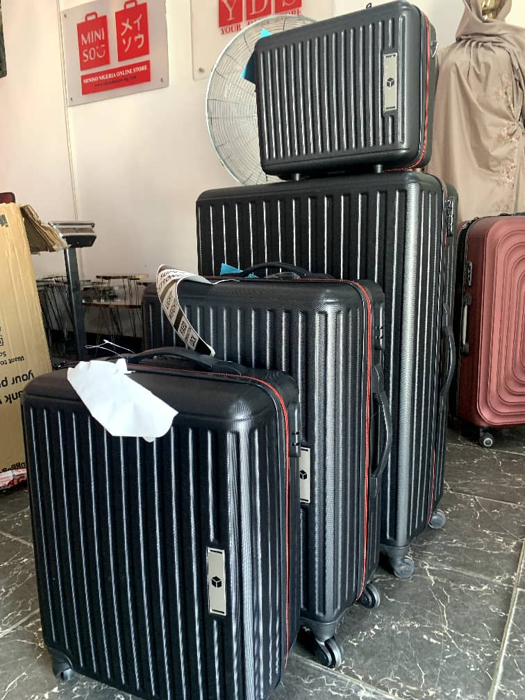 QUBED  Black Sequence Hardshell Suitcases- Set of four