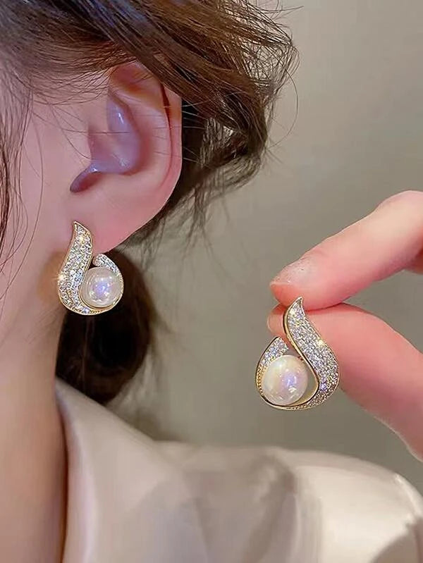 Rhinestone & Faux Pearl Decor Stud Earrings SJP