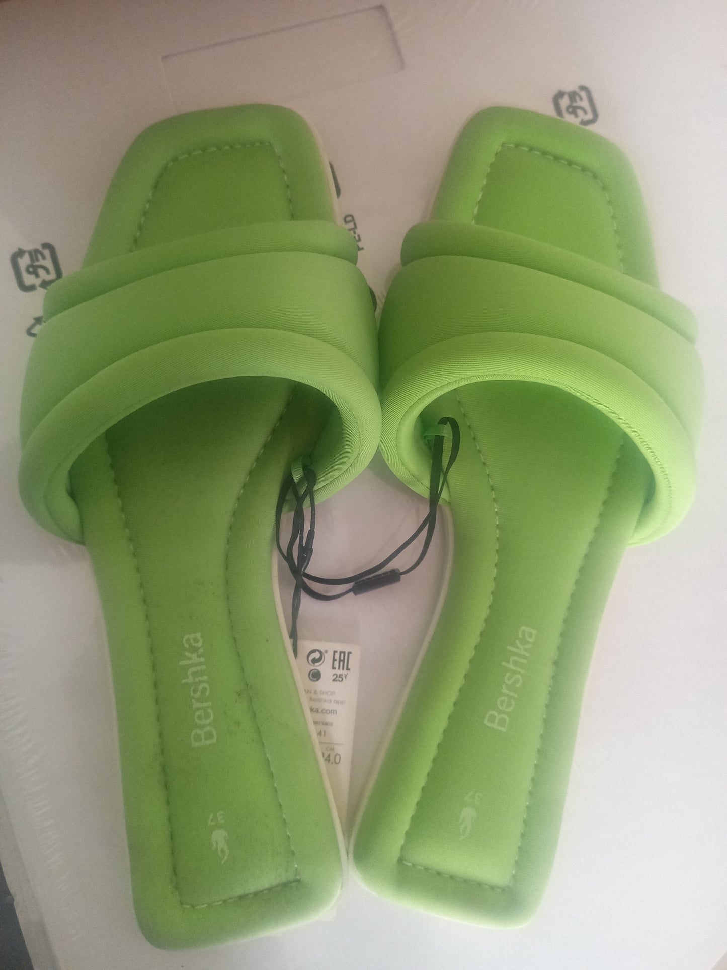 Bershka Padded flat sandals - Green 37