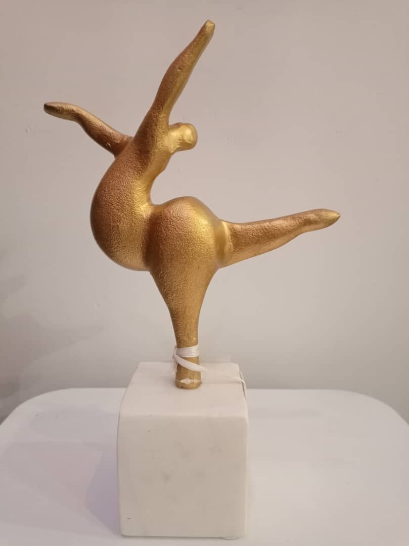 Gold Thick Dancer 29x18cm
